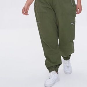 NWT- Forever21 Plus Size Utility Zip Joggers